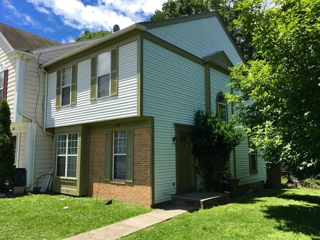 24 Hiddencreek Ct in Owings Mills, MD - Foto de edificio - Building Photo