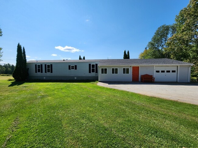property at 3 Stemar Dr