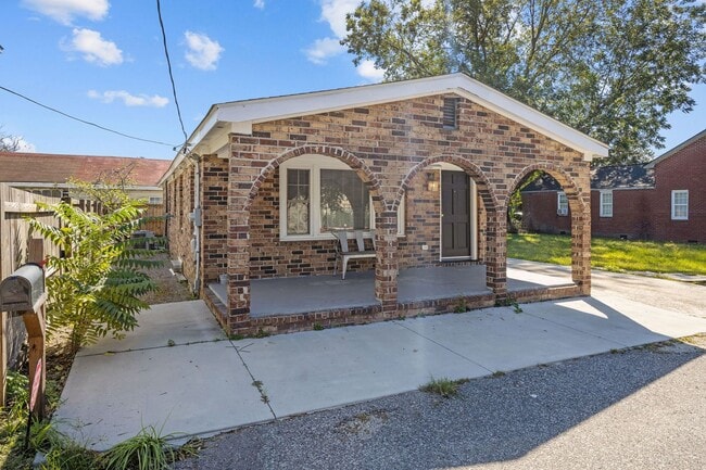 2023 Four Mile Ln in Charleston, SC - Building Photo - Building Photo