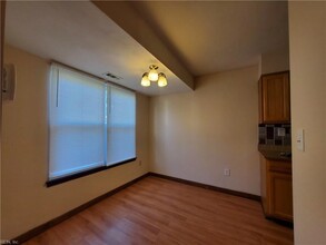5489 Davis Way in Virginia Beach, VA - Building Photo - Building Photo