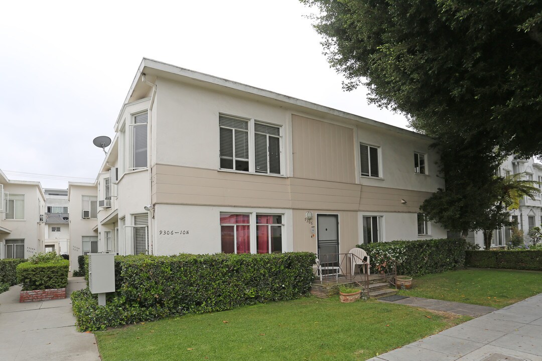 9306 W Olympic Blvd in Beverly Hills, CA - Building Photo