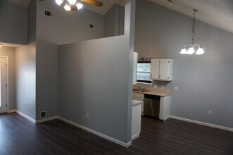 228 Grand Prix Dr in Crestview, FL - Building Photo - Building Photo