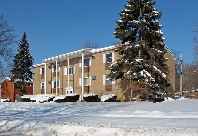 Parkwood Manor in Lorain, OH - Foto de edificio - Building Photo