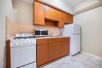825 Alton Rd-Unit -4 in Miami Beach, FL - Building Photo - Building Photo