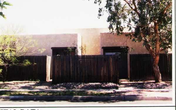 3303-3305 E Blacklidge Dr in Tucson, AZ - Foto de edificio