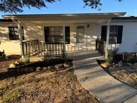 4044 Friendship Rd in Buford, GA - Building Photo