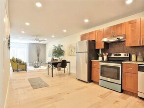 909 Reinli St in Austin, TX - Building Photo - Building Photo