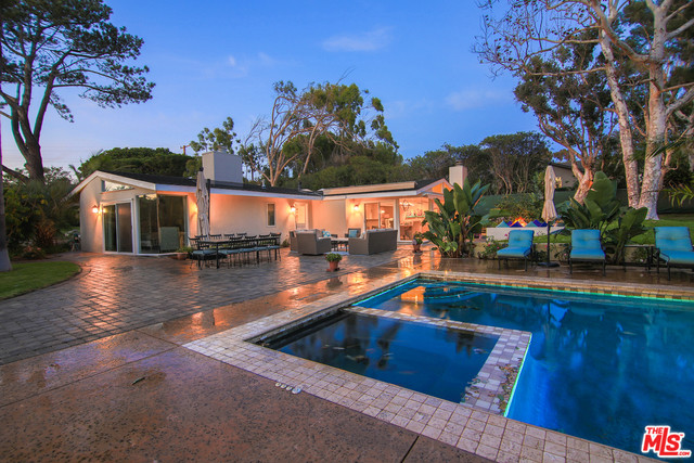 29260 Sea Lion Pl in Malibu, CA - Building Photo