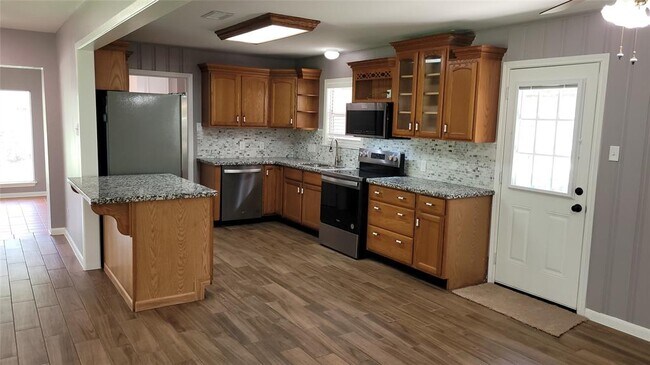 110 Sunset Blvd in Conroe, TX - Building Photo - Building Photo