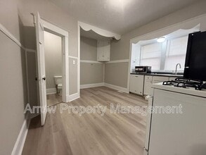 130 N 27th St in Lincoln, NE - Building Photo - Building Photo