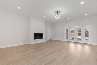 1735 Woodridge Dr in Wichita Falls, TX - Foto de edificio - Building Photo