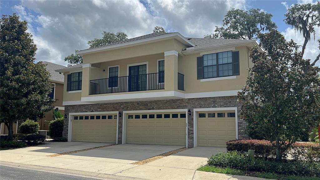 5732 Kinglethill Dr in Lithia, FL - Building Photo