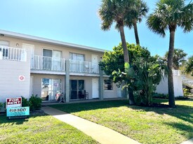 2417 N Oleander Ave in Daytona Beach, FL - Building Photo