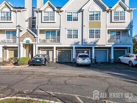 27 Edinburgh Ct in Edison, NJ - Building Photo