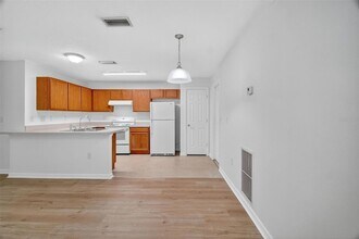 525 Paulling Dr, Unit 2 in Leesburg, FL - Building Photo - Building Photo