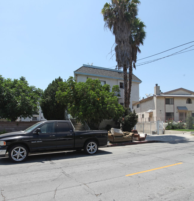 1805 Scott Rd in Burbank, CA - Building Photo - Building Photo