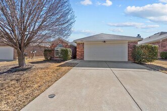 10844 Middleglen Rd in Haslet, TX - Building Photo - Building Photo