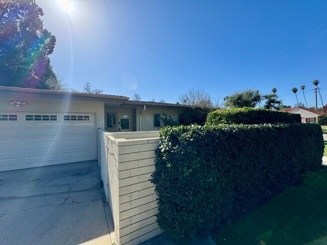 property at 1840 Alhambra Rd