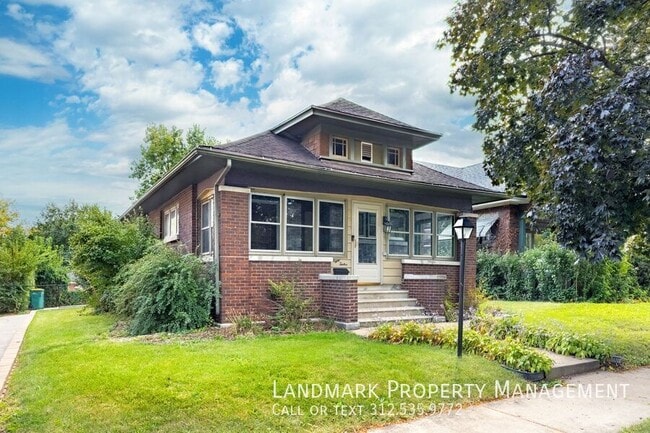 property at 812 Farragut Pl