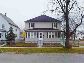 853 Adams St in Waukegan, IL - Building Photo