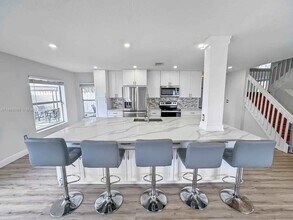 1015 NW 125th Terrace in Sunrise, FL - Building Photo - Building Photo