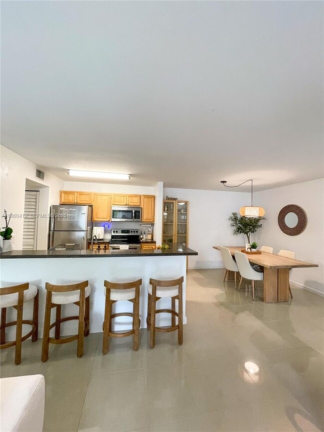 15821 SW 104th Terrace in Miami, FL - Building Photo - Building Photo