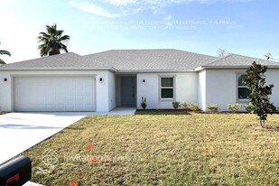 5 Luther Dr in Palm Coast, FL - Building Photo