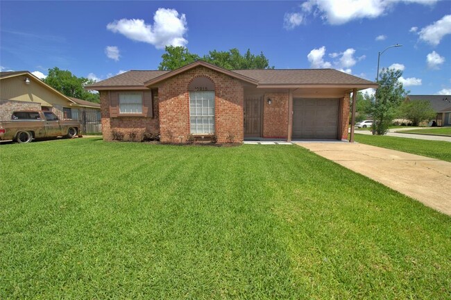 property at 10915 Roandale Dr
