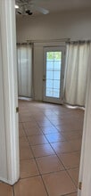 5857 Melvin Ave in Tarzana, CA - Foto de edificio - Building Photo