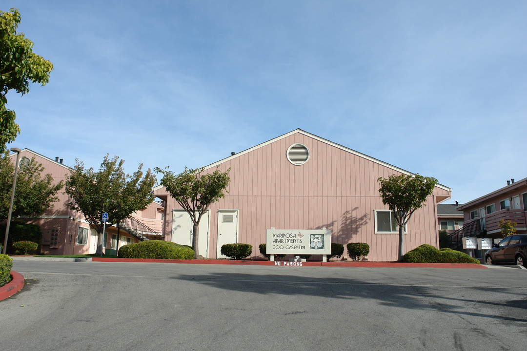 Mariposa Apartments in Salinas, CA - Building Photo