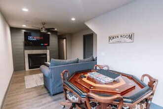 2104 Almand Dr in Bentonville, AR - Foto de edificio - Building Photo