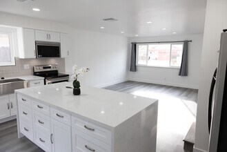 53130 Avenida Mendoza in La Quinta, CA - Building Photo - Building Photo