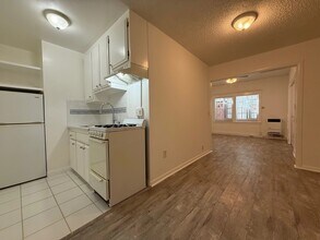 26 Westminister Avenue, in Venice, CA - Foto de edificio - Interior Photo