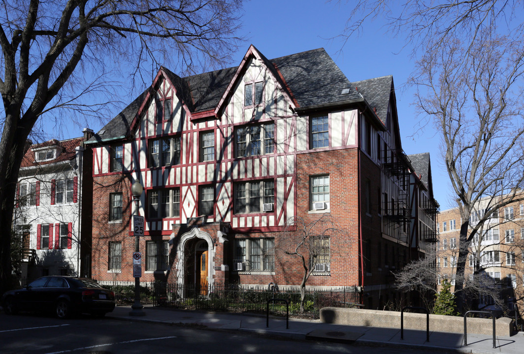 1705 Lanier Pl NW in Washington, DC - Building Photo