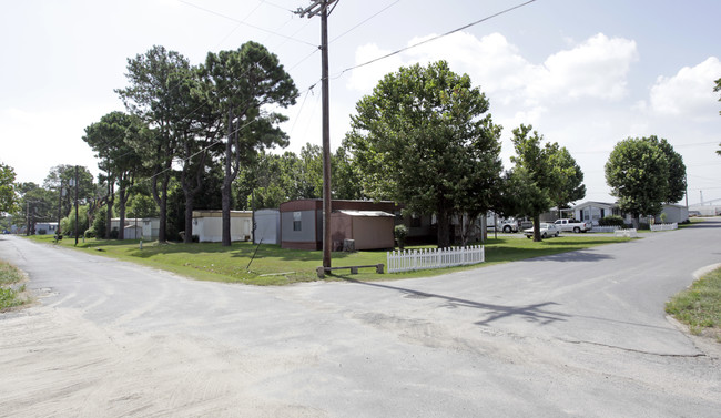 3507 E Washington Ave in North Little Rock, AR - Building Photo - Building Photo