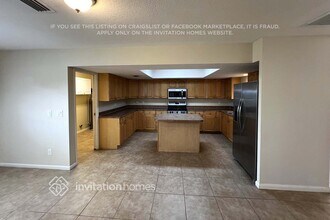 832 SE Thornhill Dr, Unit 403 in Port St. Lucie, FL - Foto de edificio - Building Photo