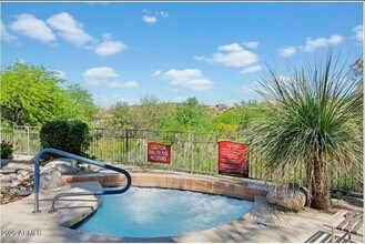 1550 E Thunderbird Rd, Unit 3 in Phoenix, AZ - Foto de edificio - Building Photo