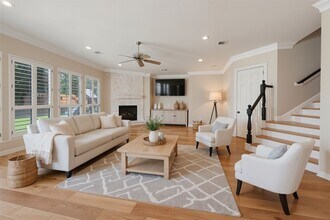 15222 Hilltop View Dr in Cypress, TX - Building Photo - Building Photo