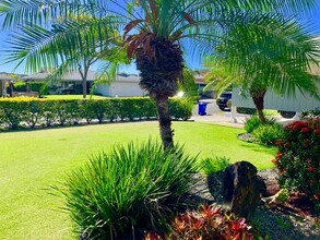 1359 Akiahala St in Kailua, HI - Foto de edificio - Building Photo