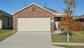 3417 Harper St in Oak Point, TX - Building Photo