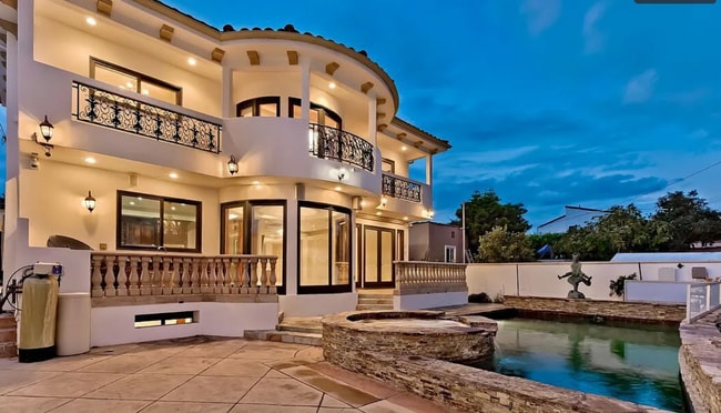 332 S Almont Dr in Beverly Hills, CA - Building Photo - Building Photo