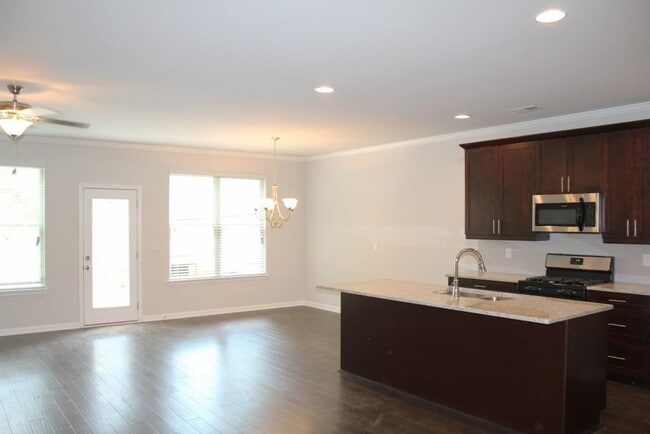 5605 Warmstone Ln in Suwanee, GA - Building Photo - Building Photo