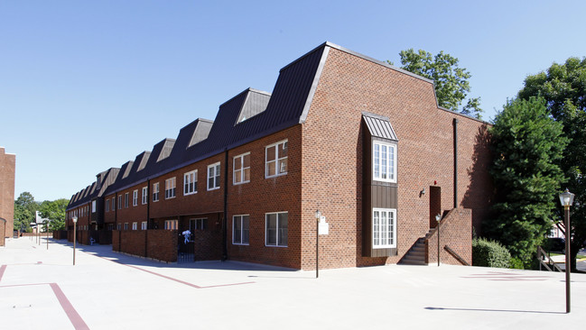 Haddonfield Commons Condominiums in Haddonfield, NJ - Foto de edificio - Building Photo