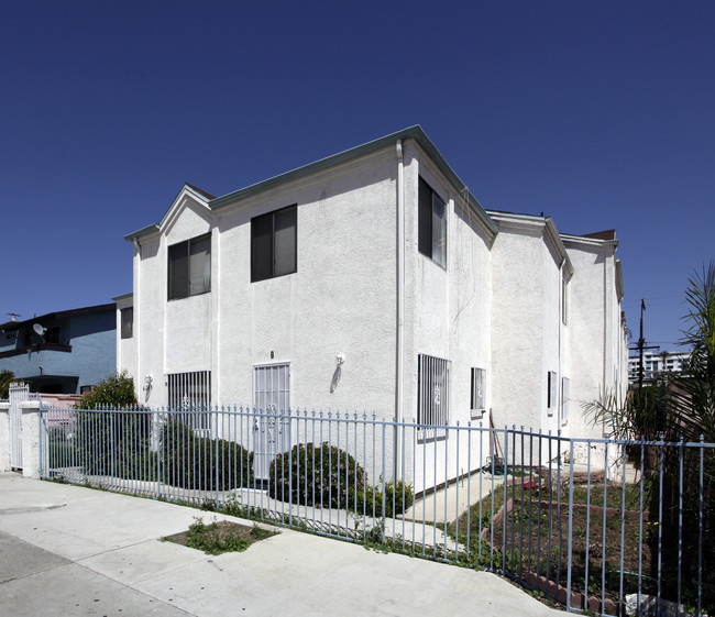 4243 50th St in San Diego, CA - Foto de edificio - Building Photo
