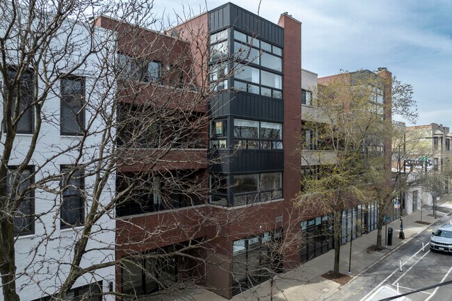1830-1840 N Milwaukee Ave in Chicago, IL - Building Photo - Building Photo