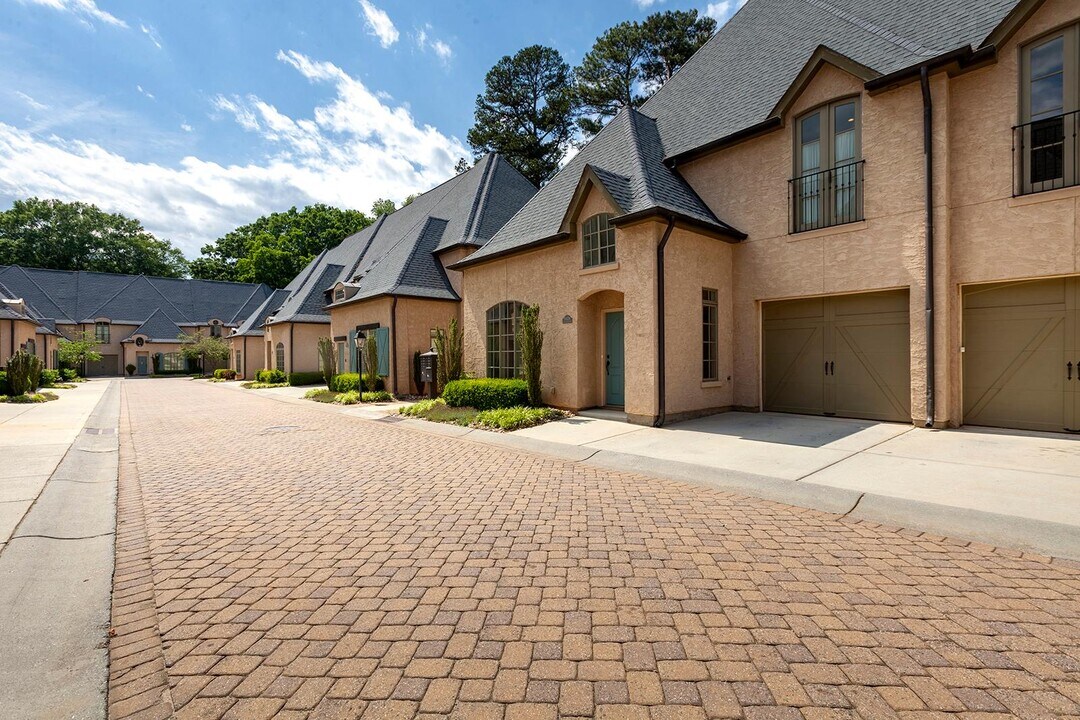 8819 Provence Village Ln in Charlotte, NC - Building Photo
