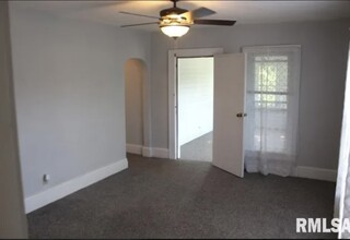 402 Dwight St in Kewanee, IL - Building Photo - Building Photo
