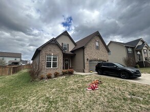 404 Sedgwick Ln in Clarksville, TN - Building Photo - Building Photo