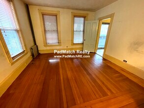 33 Brooksdale Rd in Boston, MA - Building Photo - Building Photo
