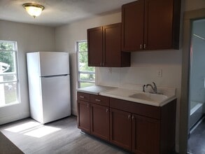 255 Elmwood Ave, Unit UPPER in Newark, OH - Building Photo - Building Photo